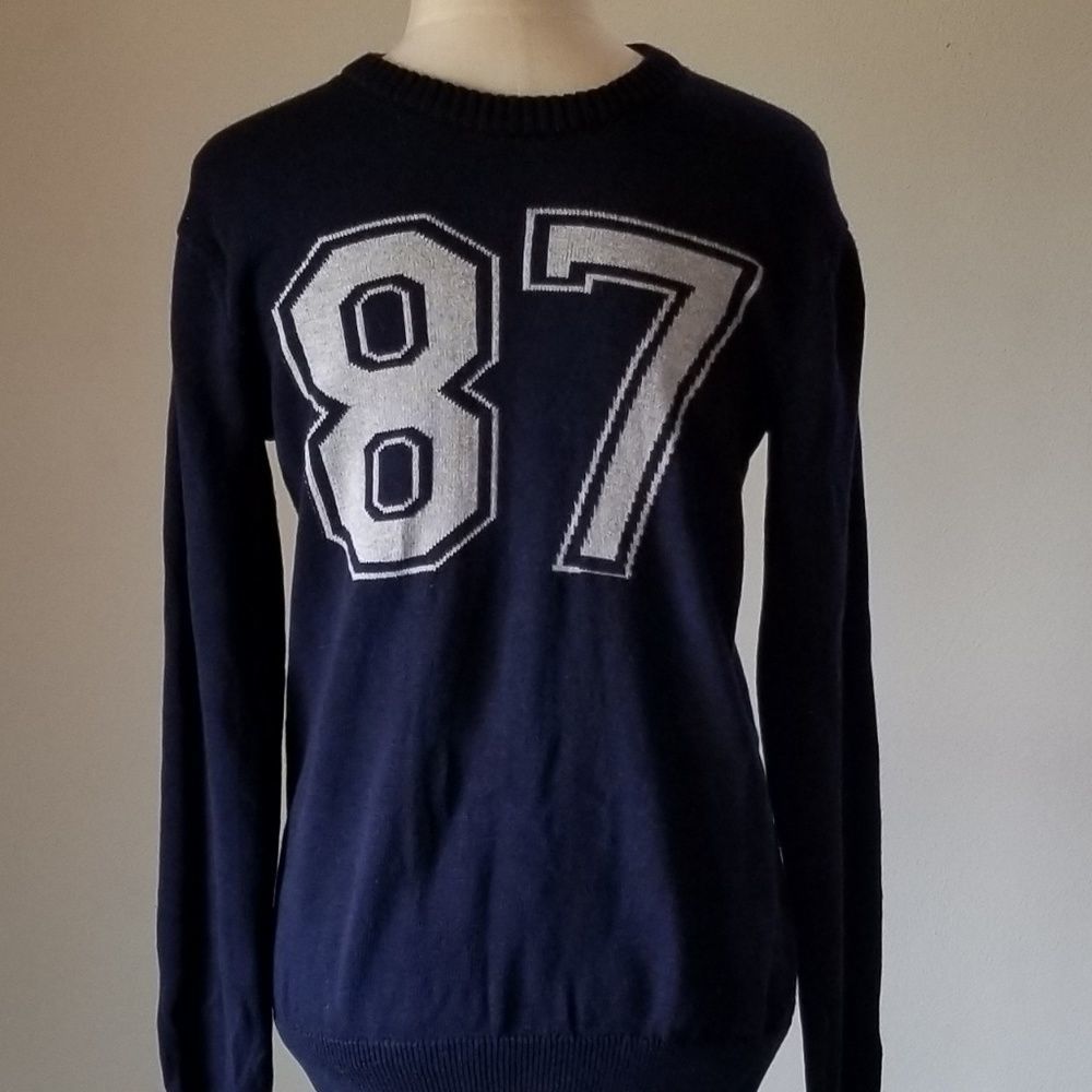 Men’s Navy Blue Sweater Size S